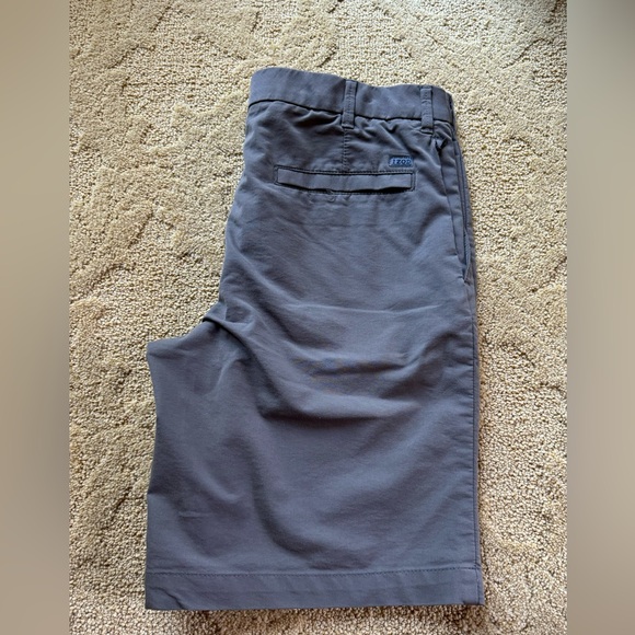 Mens Izod short size 32 - Picture 2 of 6